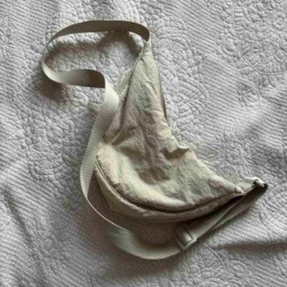 Uniqlo Round Mini Shoulder Bag (White/Off-White)
